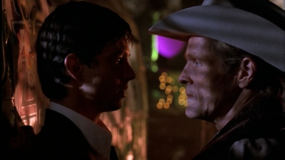 ROSWELL_-_E1X01_PILOT_660.jpg