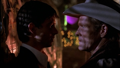 ROSWELL_-_E1X01_PILOT_662.jpg