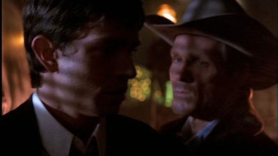 ROSWELL_-_E1X01_PILOT_669.jpg