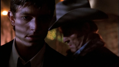 ROSWELL_-_E1X01_PILOT_672.jpg