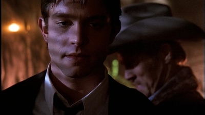 ROSWELL_-_E1X01_PILOT_688.jpg