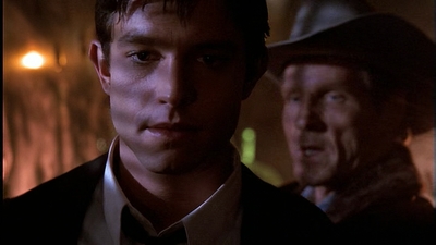 ROSWELL_-_E1X01_PILOT_689.jpg
