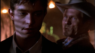 ROSWELL_-_E1X01_PILOT_699.jpg
