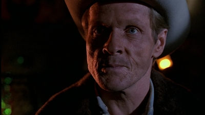 ROSWELL_-_E1X01_PILOT_715.jpg