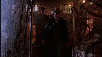 ROSWELL_-_E1X01_PILOT_717.jpg