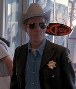 ROSWELL_-_E1X01_PILOT_014.jpg