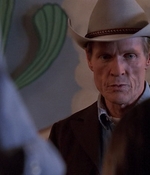 ROSWELL_-_E1X01_PILOT_017.jpg