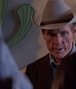 ROSWELL_-_E1X01_PILOT_018.jpg