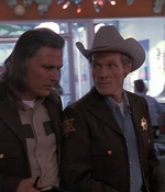 ROSWELL_-_E1X01_PILOT_024.jpg