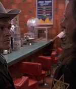 ROSWELL_-_E1X01_PILOT_036.jpg