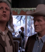 ROSWELL_-_E1X01_PILOT_038.jpg