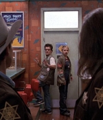 ROSWELL_-_E1X01_PILOT_043.jpg