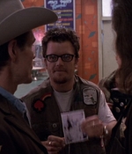 ROSWELL_-_E1X01_PILOT_087.jpg
