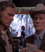 ROSWELL_-_E1X01_PILOT_092.jpg