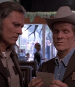 ROSWELL_-_E1X01_PILOT_094.jpg