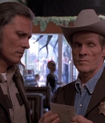 ROSWELL_-_E1X01_PILOT_096.jpg