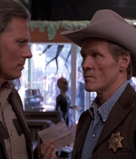 ROSWELL_-_E1X01_PILOT_099.jpg