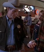 ROSWELL_-_E1X01_PILOT_117.jpg