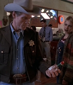 ROSWELL_-_E1X01_PILOT_118.jpg