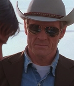 ROSWELL_-_E1X01_PILOT_143.jpg