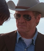 ROSWELL_-_E1X01_PILOT_146.jpg