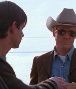 ROSWELL_-_E1X01_PILOT_153.jpg