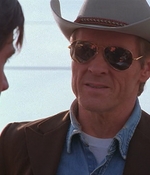 ROSWELL_-_E1X01_PILOT_167.jpg