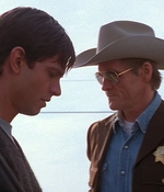 ROSWELL_-_E1X01_PILOT_170.jpg