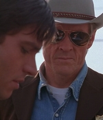 ROSWELL_-_E1X01_PILOT_174.jpg