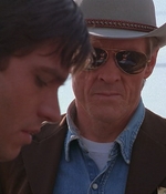 ROSWELL_-_E1X01_PILOT_175.jpg