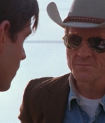ROSWELL_-_E1X01_PILOT_183.jpg