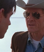 ROSWELL_-_E1X01_PILOT_185.jpg