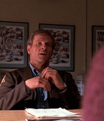 ROSWELL_-_E1X01_PILOT_215.jpg