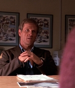 ROSWELL_-_E1X01_PILOT_222.jpg