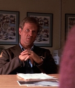 ROSWELL_-_E1X01_PILOT_230.jpg