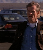 ROSWELL_-_E1X01_PILOT_362.jpg