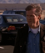 ROSWELL_-_E1X01_PILOT_367.jpg