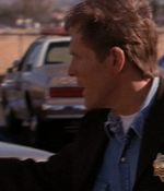ROSWELL_-_E1X01_PILOT_375.jpg