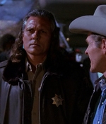 ROSWELL_-_E1X01_PILOT_426.jpg