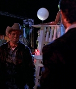 ROSWELL_-_E1X01_PILOT_448.jpg