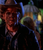 ROSWELL_-_E1X01_PILOT_450.jpg