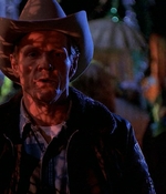 ROSWELL_-_E1X01_PILOT_451.jpg