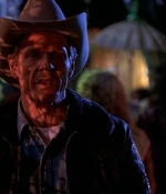 ROSWELL_-_E1X01_PILOT_455.jpg