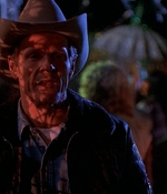 ROSWELL_-_E1X01_PILOT_456.jpg