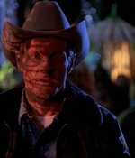 ROSWELL_-_E1X01_PILOT_461.jpg