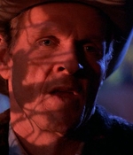 ROSWELL_-_E1X01_PILOT_465.jpg