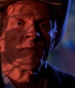 ROSWELL_-_E1X01_PILOT_467.jpg