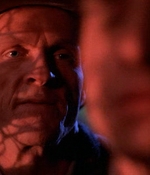ROSWELL_-_E1X01_PILOT_468.jpg