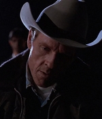 ROSWELL_-_E1X01_PILOT_499.jpg