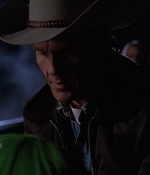 ROSWELL_-_E1X01_PILOT_501.jpg